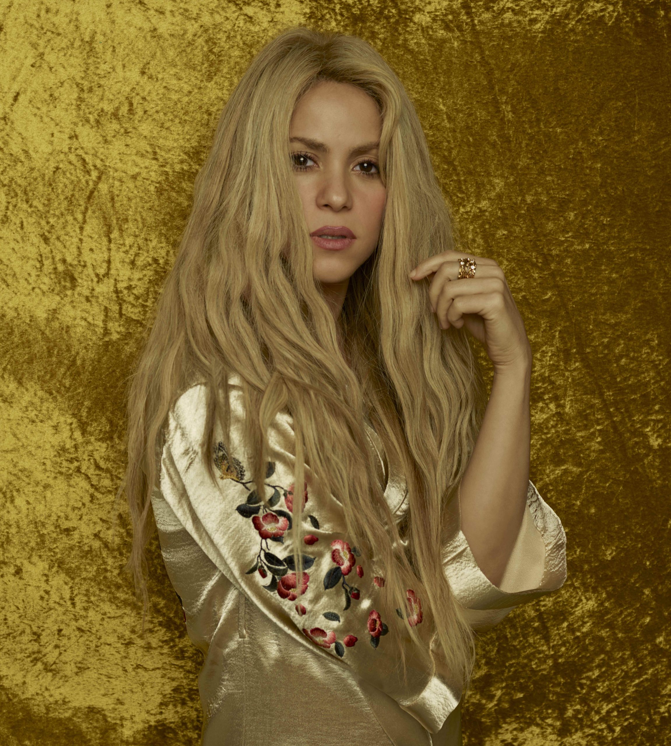 Shakira - Edge Publicity